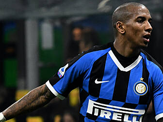 Ashley Young says cancer survi...
